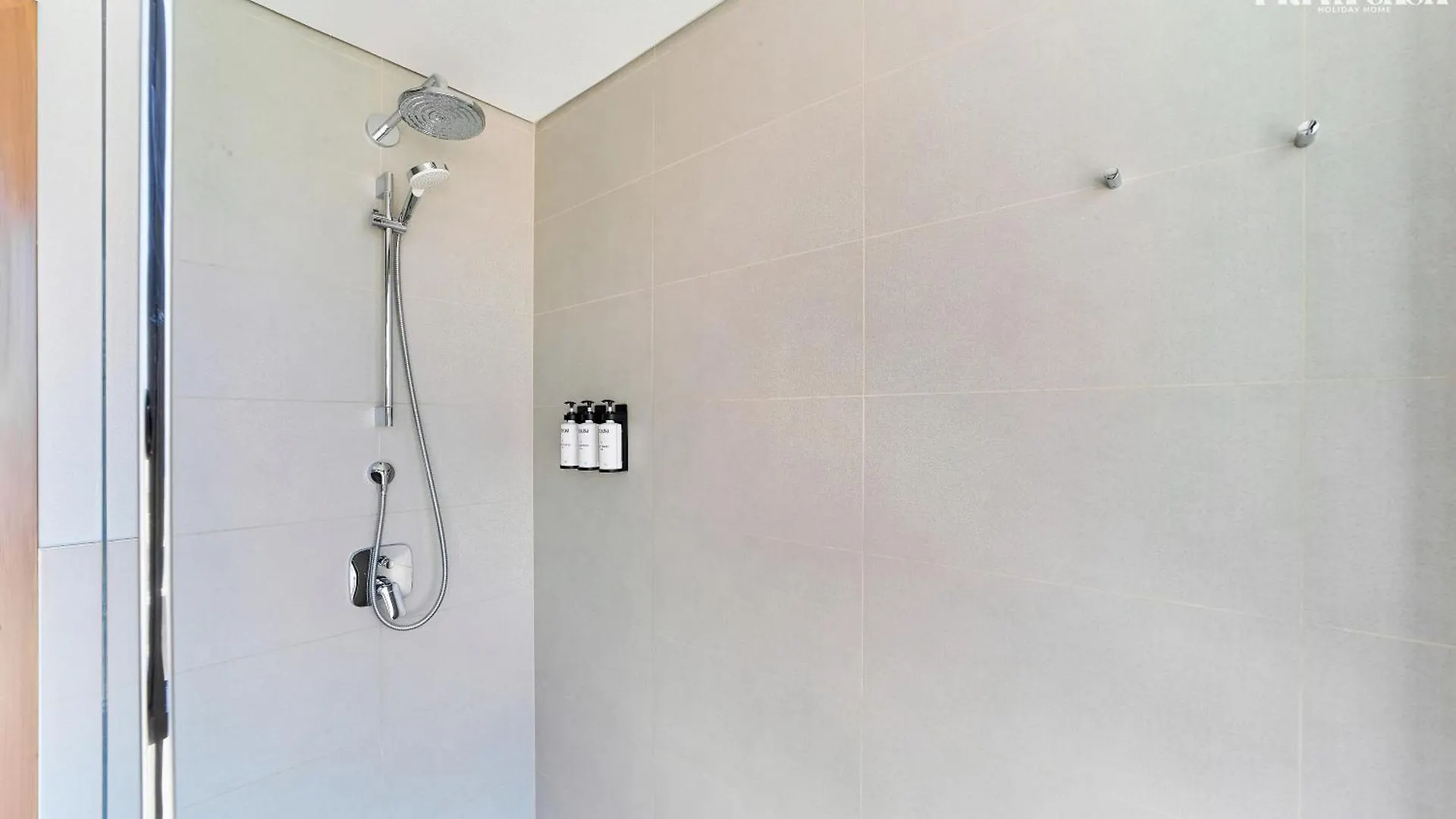 Priva Casa - Luxurious 2Br Vida Creek Beach - Beach Access Dubai Apartment